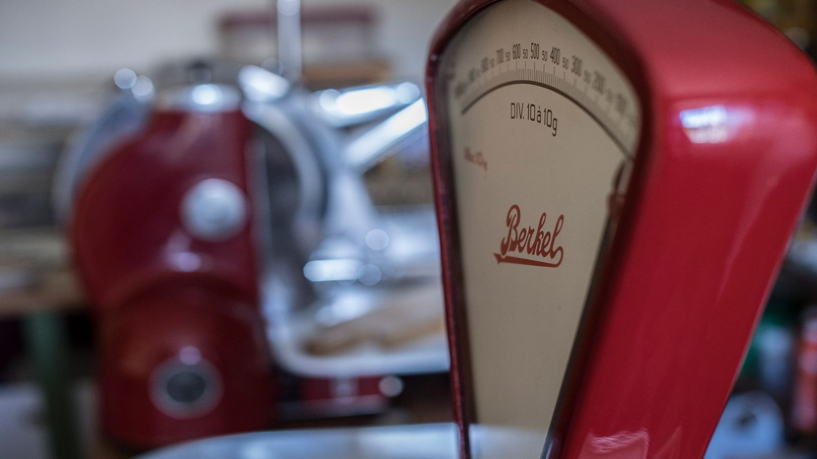 Berkel-Waage und Aufschnittmaschine in der Osteria Manciana, Muggiotal