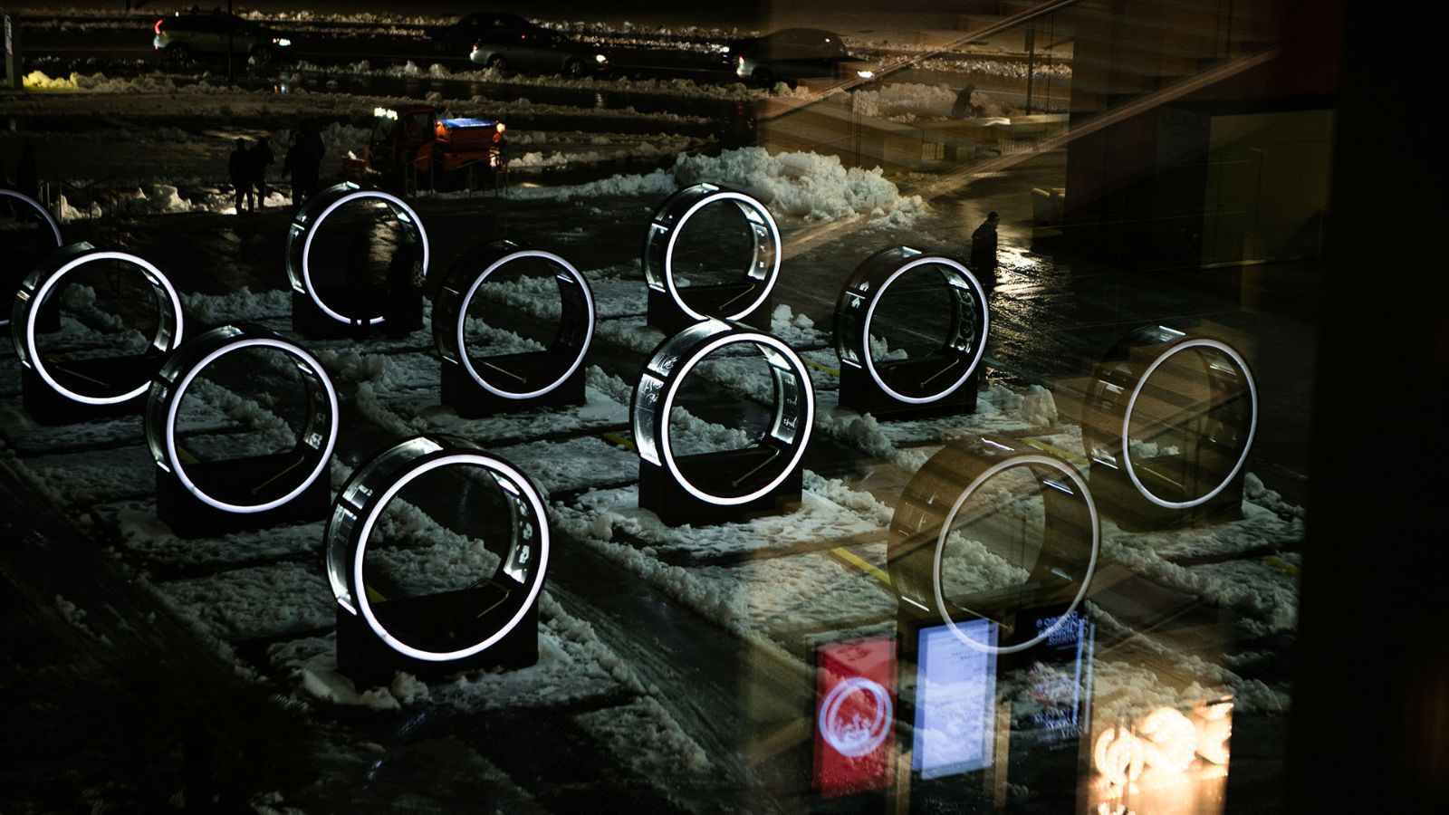 L’art contemporain et les lumières nocturnes se rencontrent devant le LAC Lugano