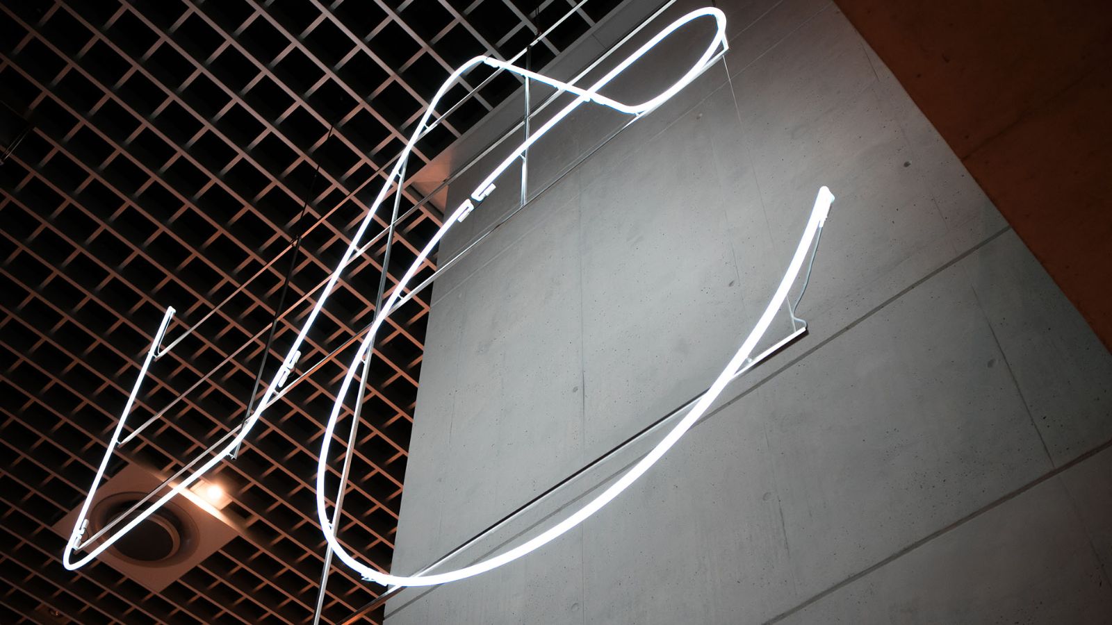 L’art et le design se rencontrent dans une œuvre lumineuse à l’entrée du LAC Lugano