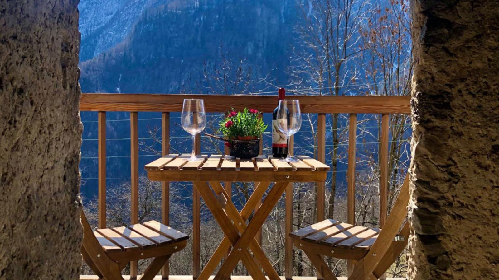 Un brindisi con vista alla Cà Vegia di Cerentino – Val Rovana 