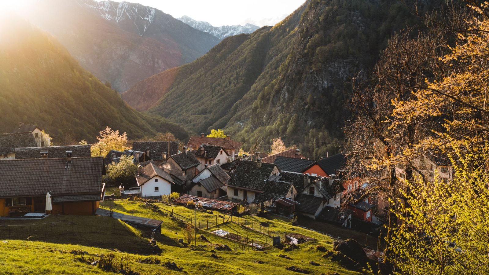 Tramonto su Cerentino – quiete nella Val Rovana 