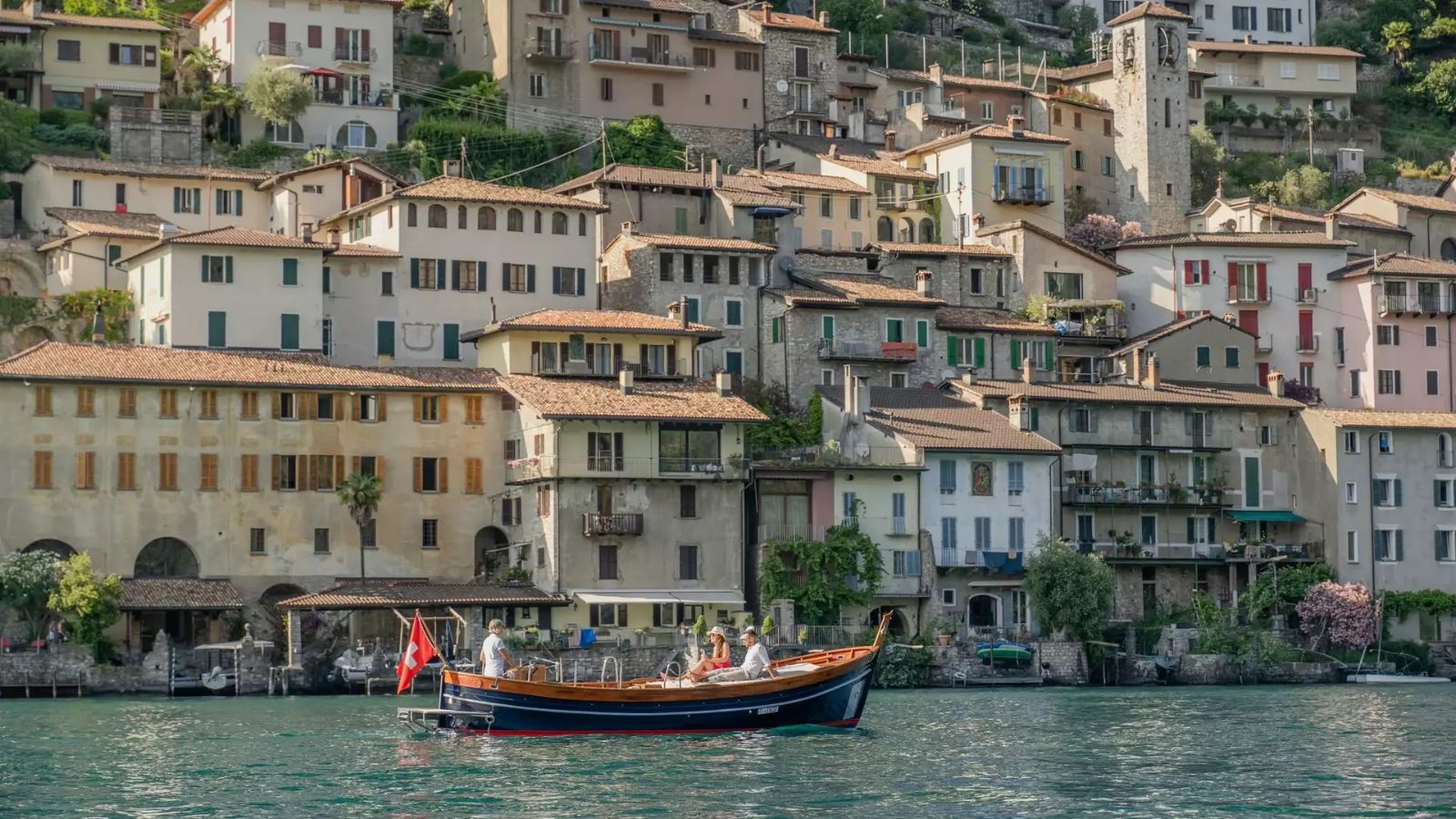 Blume Cruise sur le lac de Lugano, avec Gandria en toile de fond