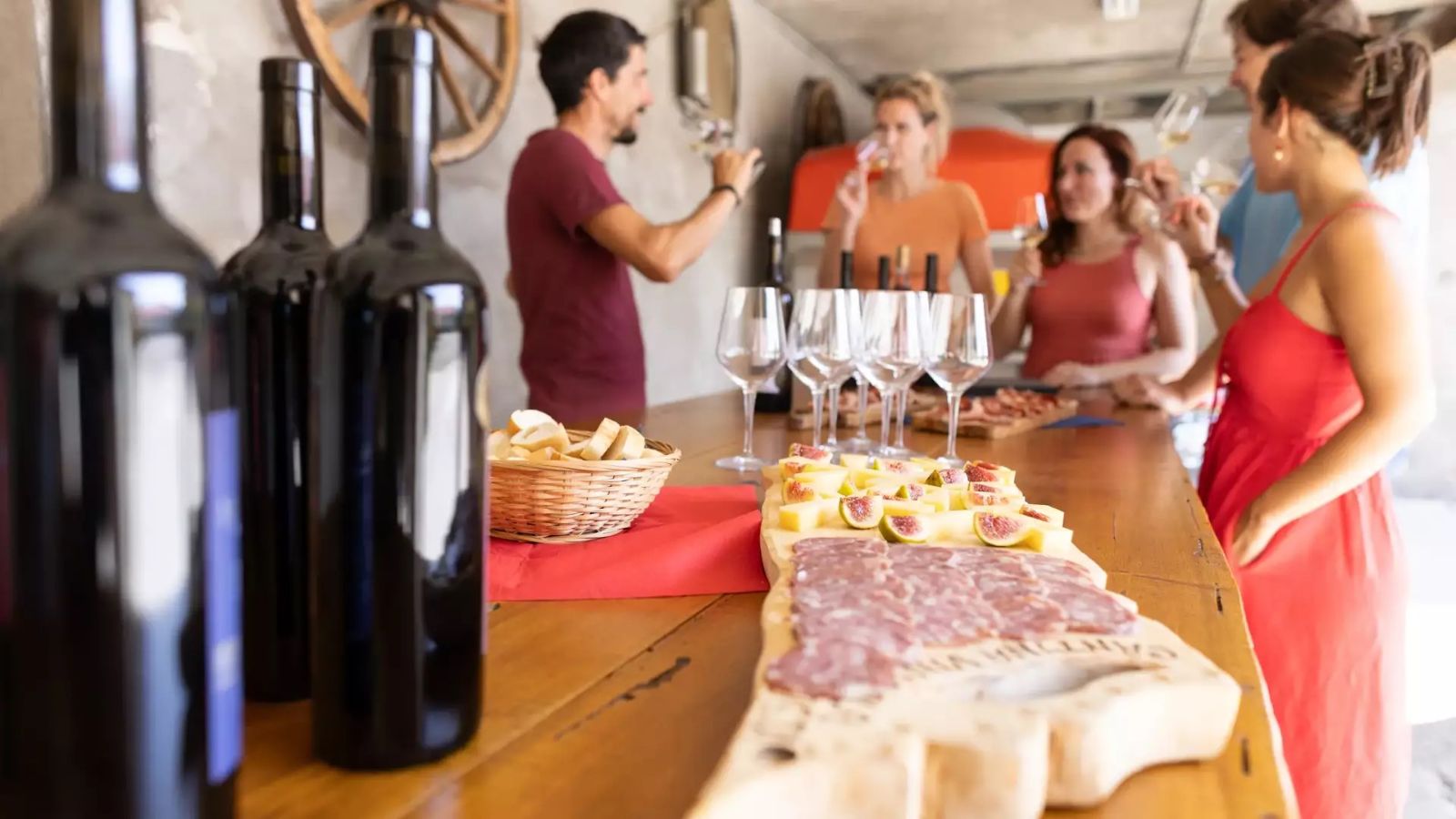 Dégustation de vins et de saveurs locales lors de Bike&Wine dans le Mendrisiotto